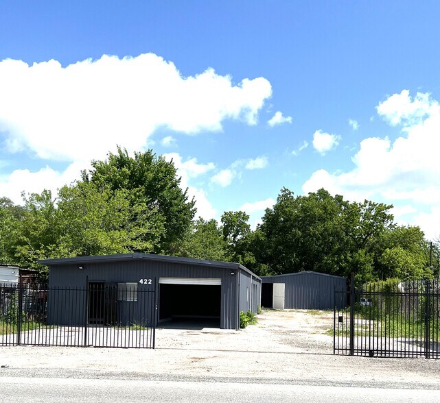 More Photos Of 422 W Gulf Bank Rd, Houston Warehouse For Sale