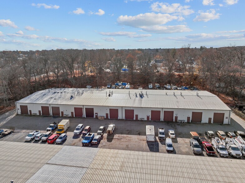 More Photos Of 100 Bellows St, Warwick Warehouse For Lease