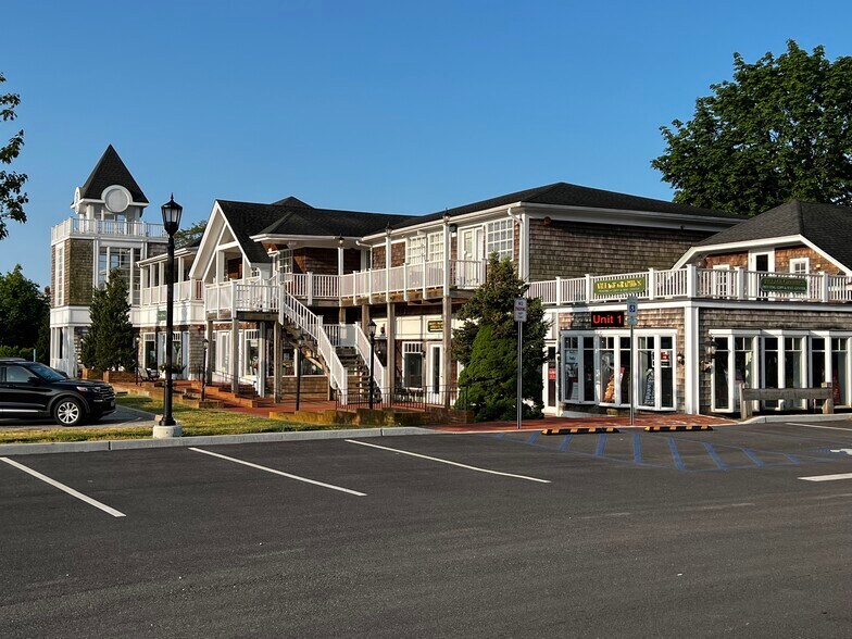 More Photos Of 132 Main St, Westhampton Beach Storefront Retail Office For Lease