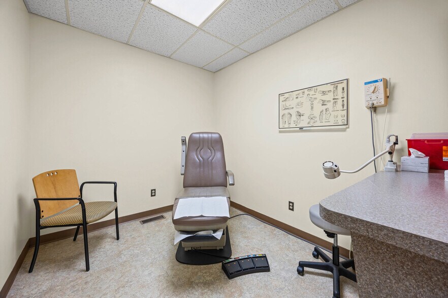 More Photos Of 61E Monroe Ave, Pittsford Medical For Sale