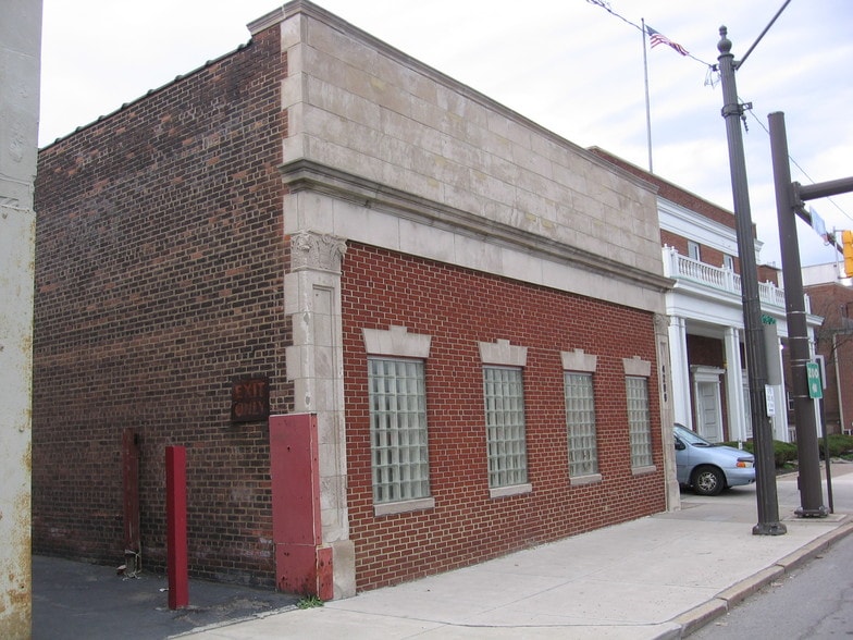 More Photos Of 4209-4221 Pearl Rd, Cleveland General Retail For Lease