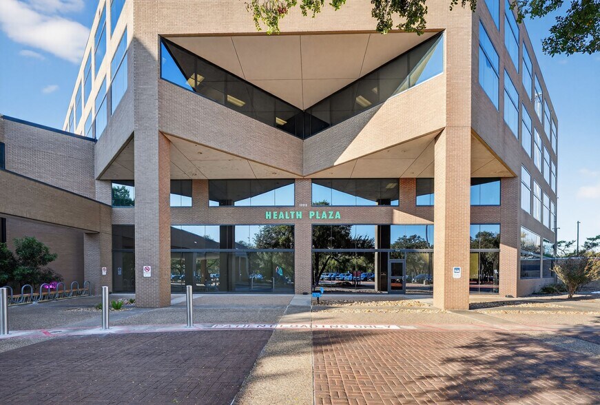 More Photos Of 11111 Research Blvd, Austin Medical For Lease