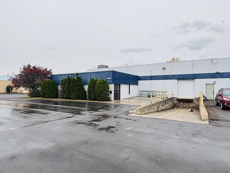 More Photos Of 6810 Metroplex Dr, Romulus Warehouse For Lease