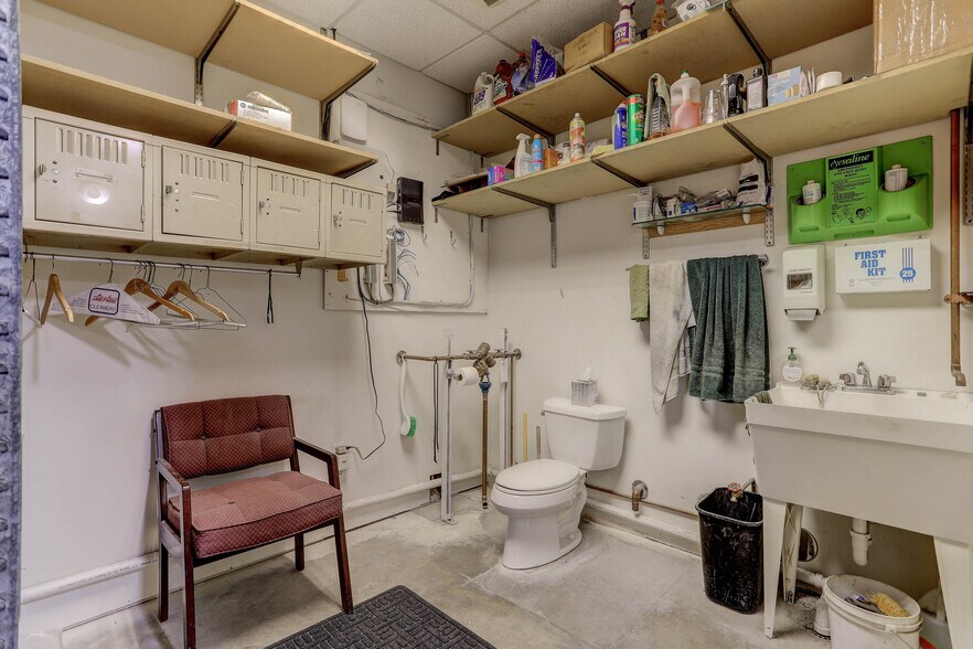 More Photos Of 920 W Mississippi Ave, Denver Warehouse For Sale