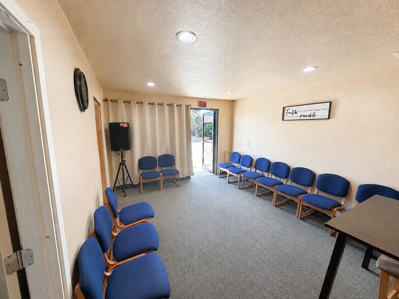 More Photos Of 2200 Chambers Rd, Aurora Warehouse For Sale