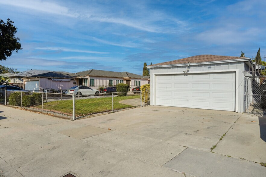 More Photos Of 14522 Avis Ave, Lawndale Apartments For Sale