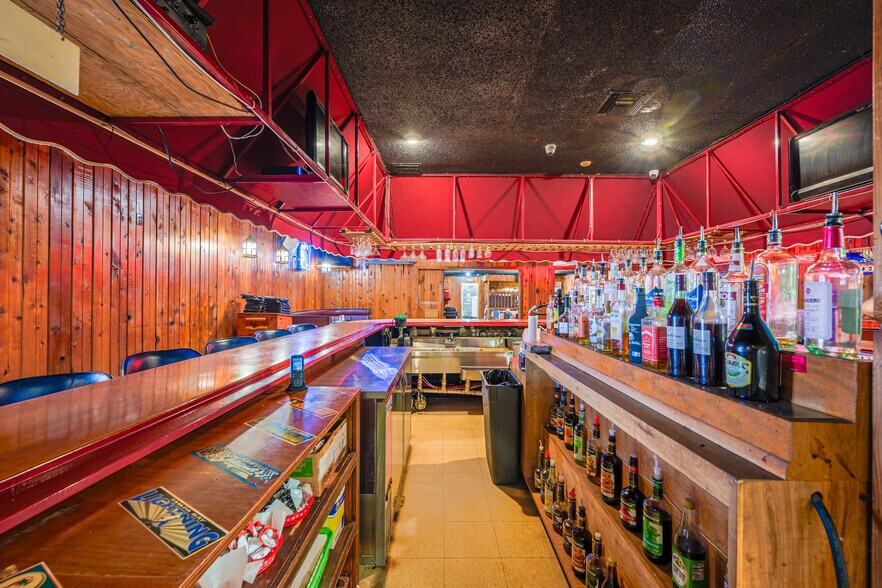 More Photos Of 1148 County Road 309, Crescent City Restaurant For Sale