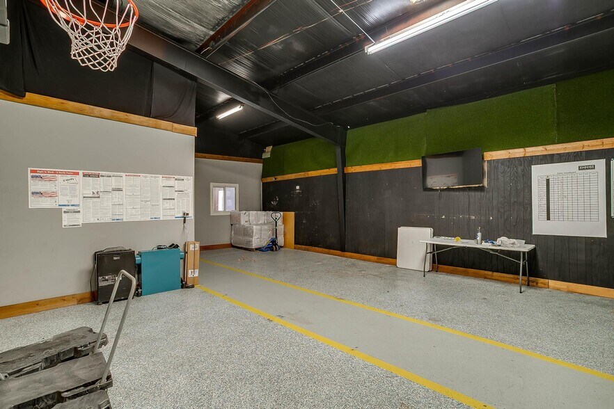 More Photos Of 110 Gotcher Ave, Lake Dallas Warehouse For Sale