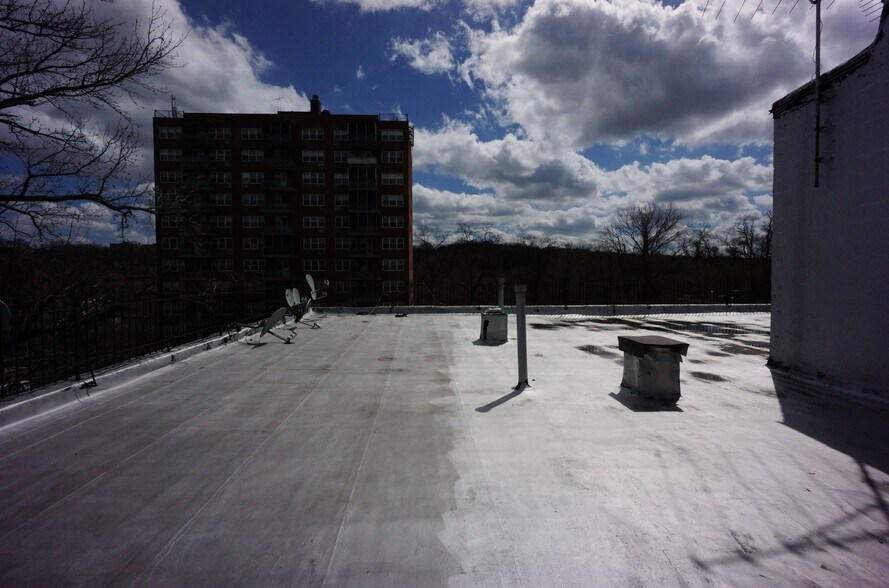 More Photos Of 376-380 McLean Ave, Yonkers Apartments For Sale