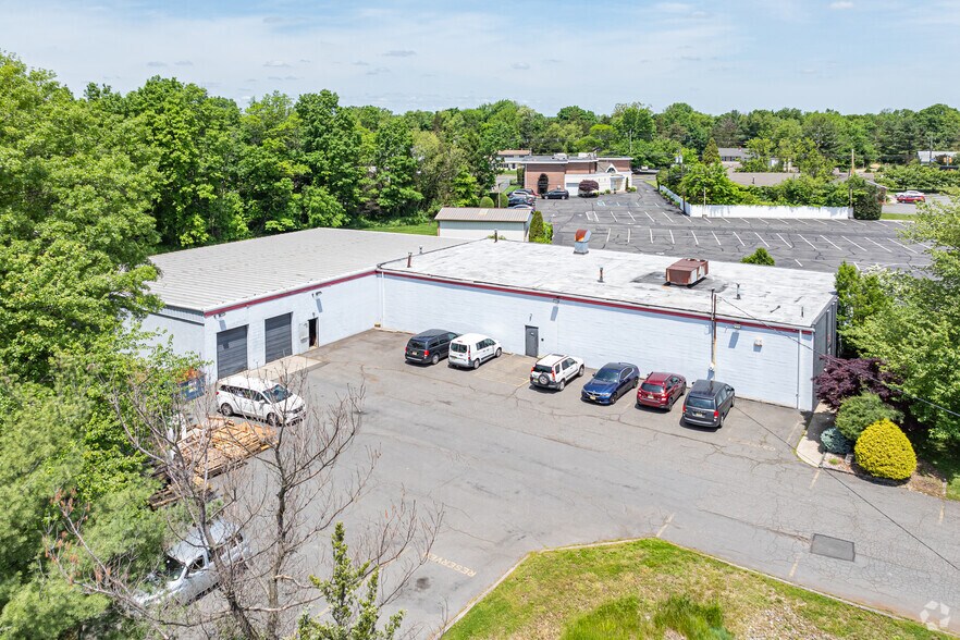 More Photos Of 5 Veronica Ave, Somerset Distribution For Sale