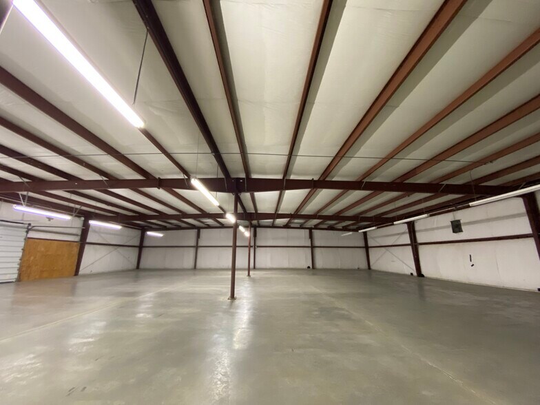 More Photos Of 275 McGhee Rd, Winchester Manufacturing For Lease