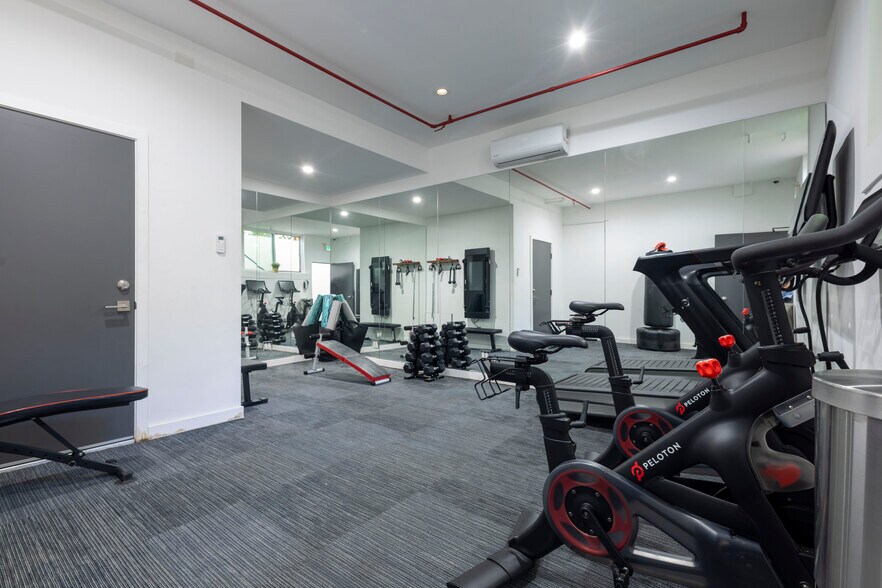 More Photos Of 1267 N Laurel Ave, West Hollywood Apartments For Sale