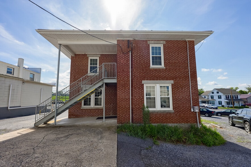 More Photos Of 135 Rothsville Station Rd, Lititz Office Residential For Lease