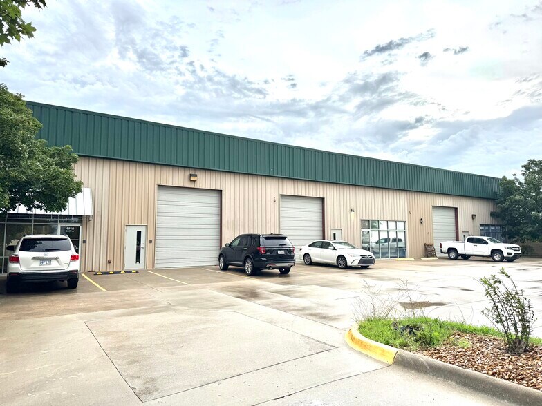 More Photos Of 4910 Wakarusa Ct, Lawrence Warehouse For Lease