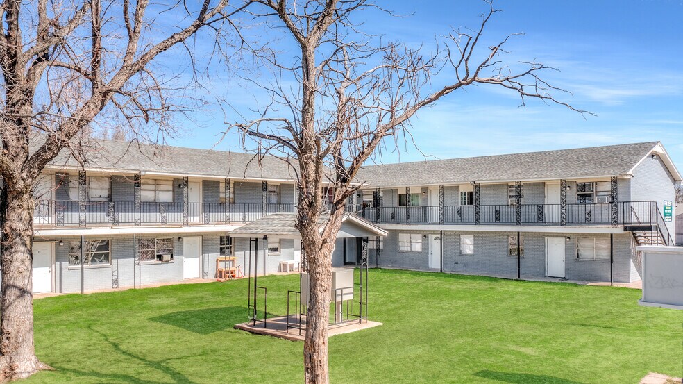 More Photos Of 2801 SW 42nd St, Oklahoma City Apartments For Sale