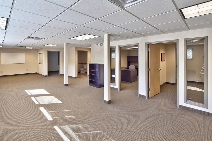 More Photos Of 1580 Elmwood Ave, Rochester Medical For Lease