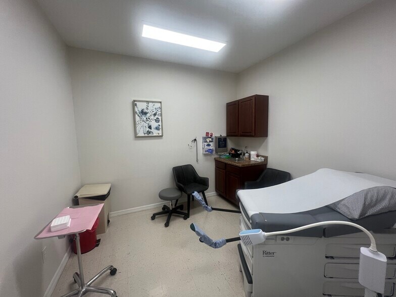 More Photos Of 3743 Maryweather Ln, Wesley Chapel Medical For Sale