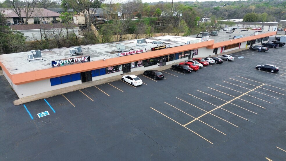 More Photos Of 5412-5438 Brentwood Stair Rd, Fort Worth Unknown For Lease