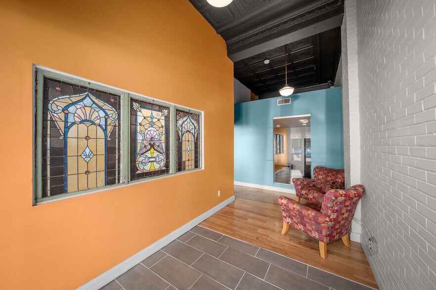 More Photos Of 3024 Locust St, Saint Louis Storefront For Sale