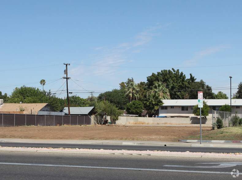 Primary Photo Of 4125 E Ventura Ave, Fresno Land For Lease