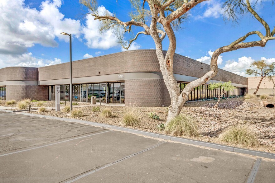 More Photos Of 14505 N Hayden Rd, Scottsdale Light Distribution For Lease