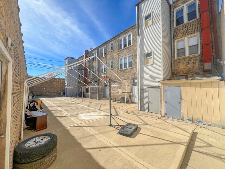 More Photos Of 6235-6243 N Western Ave, Chicago Apartments For Lease