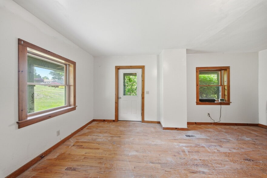 More Photos Of 696 PA-590, Lackawaxen Apartments For Sale