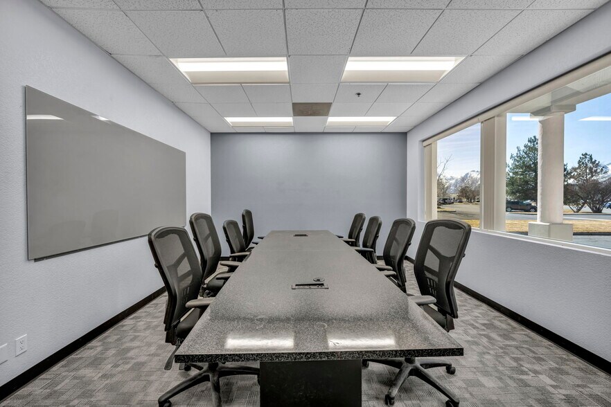 More Photos Of 2245 Meridian Blvd, Minden Showroom For Sale