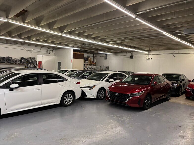 More Photos Of 111 SW 33rd St, Fort Lauderdale Warehouse For Lease