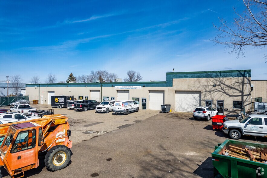 More Photos Of 3276 Fanum Rd, Vadnais Heights Service For Lease