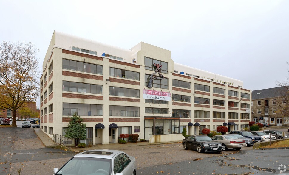More Photos Of 26 S Water St, New Bedford Apartments For Lease