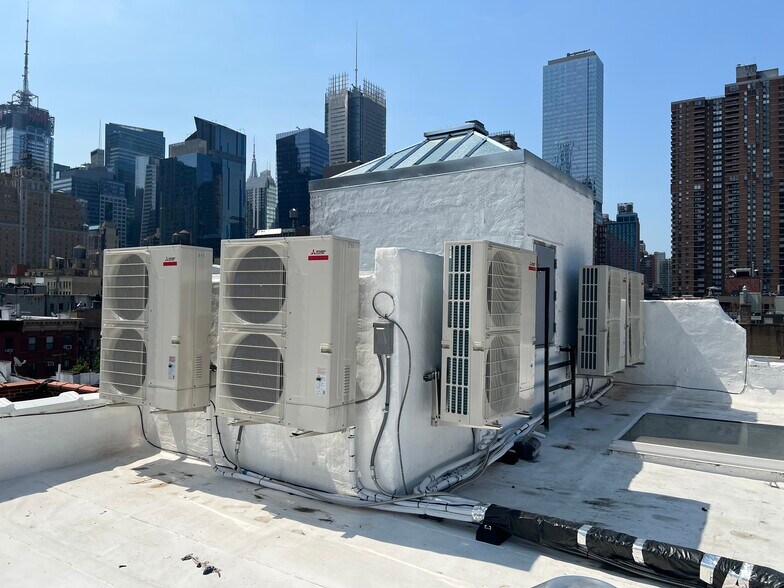 More Photos Of 410 W 47th St, New York Apartments For Sale