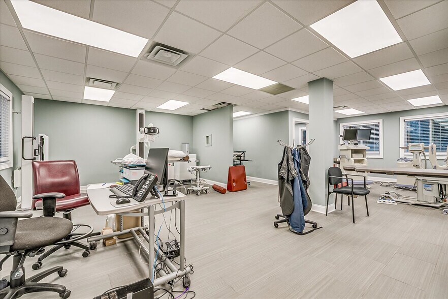 More Photos Of 72 Highway 27, Edison Medical For Sale