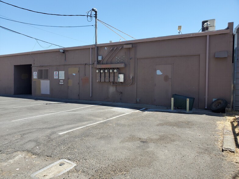 More Photos Of 1343-1353 W Main St, Merced General Retail For Sale