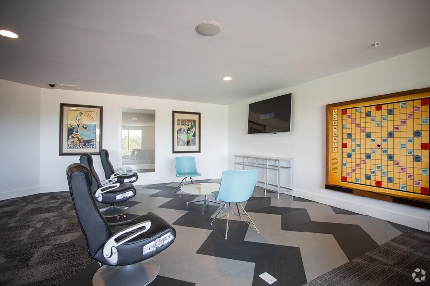 More Photos Of Mooreview Pky @ Loudoun County Pky, Ashburn Unknown For Lease