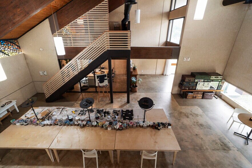 More Photos Of 4720 Avenue O 1/2, Galveston Showroom For Sale