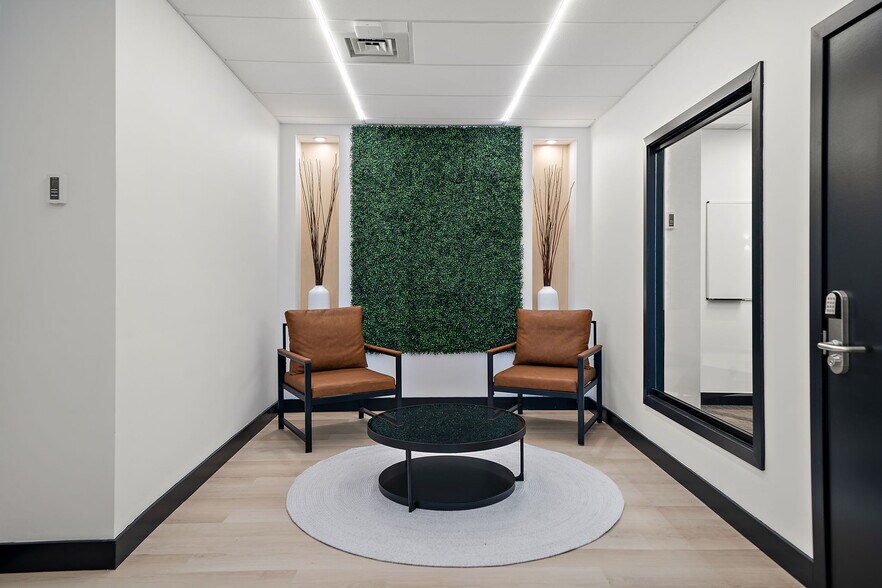 More Photos Of 3131 Boul de la Concorde E, Laval Coworking Space