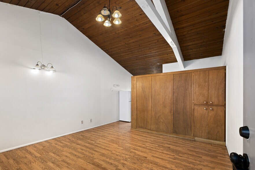 More Photos Of 1718 Summit Ave, Seattle Apartments For Sale