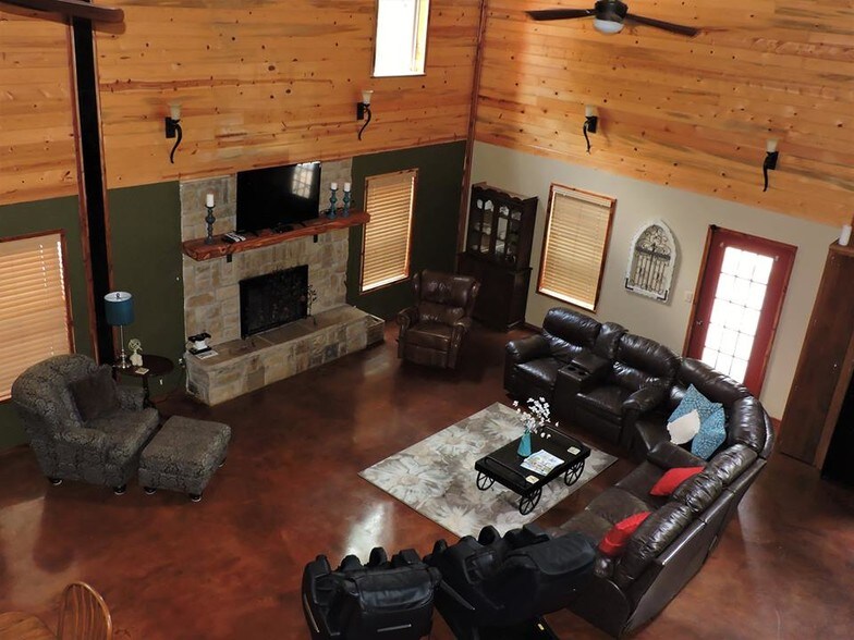 More Photos Of 1083 N 4290 Rd, Sawyer Hotel For Sale