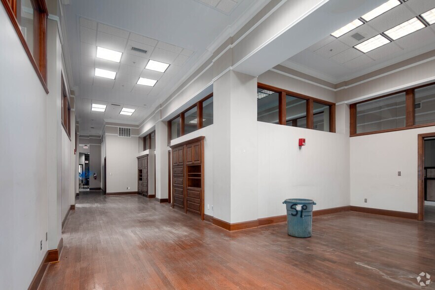 More Photos Of 931 Noble St, Anniston Office For Sale