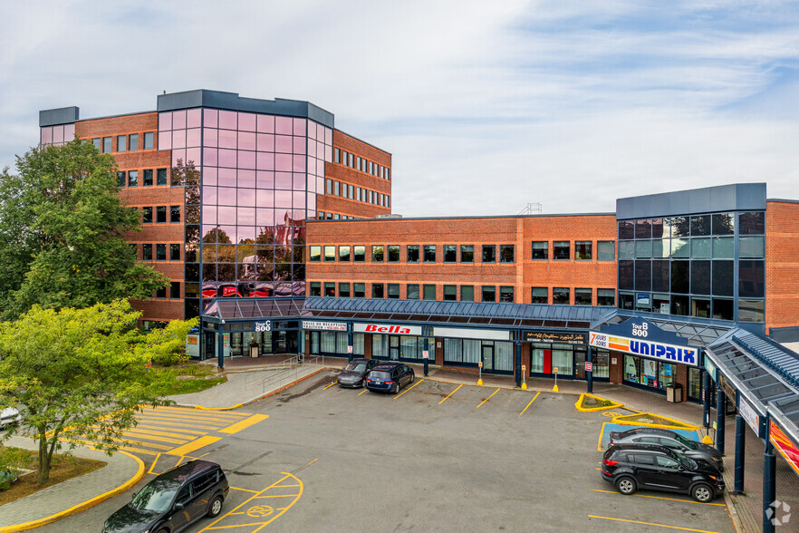 Primary Photo Of 800 Boul Chomedey, Laval Office For Lease