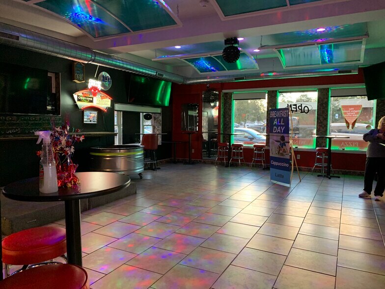 More Photos Of 211-213 N Broad St, Griffith Restaurant For Sale