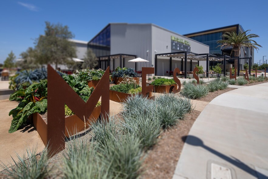 More Photos Of 1705 Flight Way, Tustin General Retail For Lease