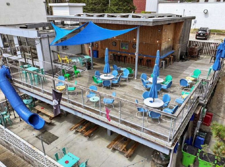 More Photos Of 710 W Johnson St, Raleigh Bar For Sale