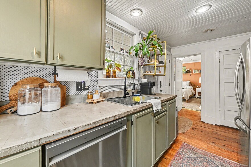 More Photos Of 81 Simons St, Charleston Apartments For Sale