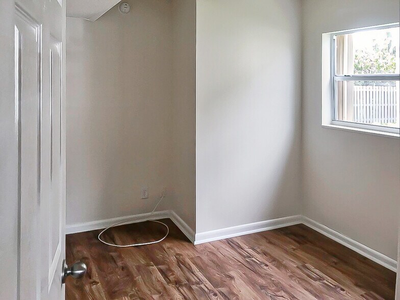 More Photos Of 4103 Riverside Dr, Coral Springs Apartments For Sale