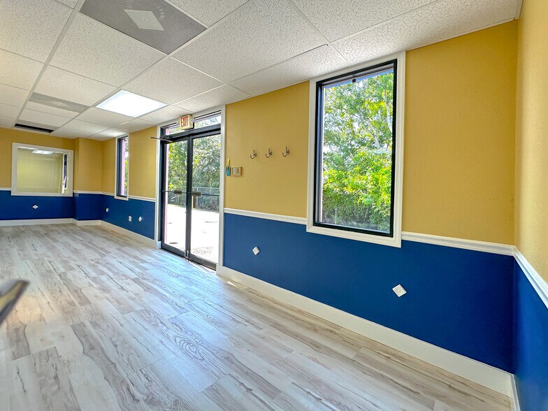 More Photos Of 532 International Pl, Rockledge Warehouse For Lease