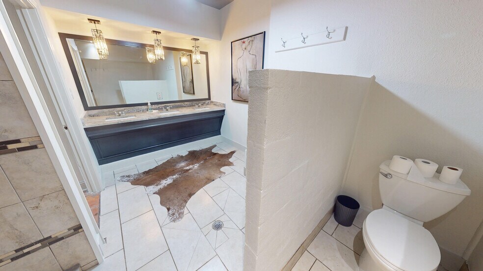 More Photos Of 1801 Uhland Rd, San Marcos Lodge Meeting Hall For Sale