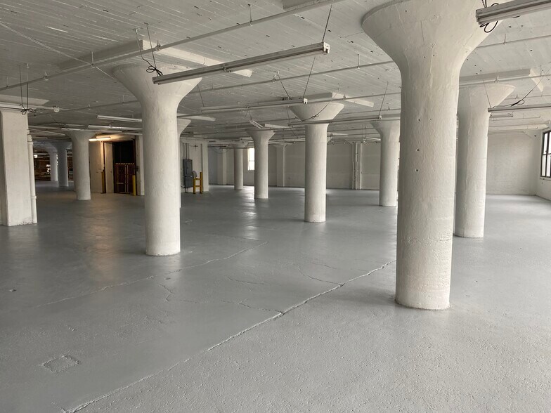 More Photos Of 2701 Spring Grove Ave, Cincinnati Warehouse For Lease