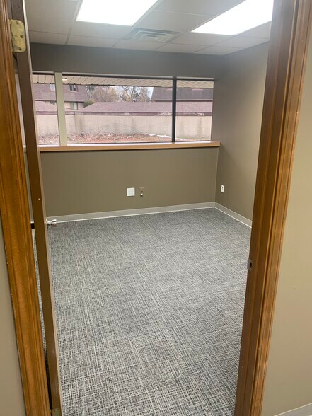 More Photos Of 25000 N River Rd, Harrison Township General Retail For Lease